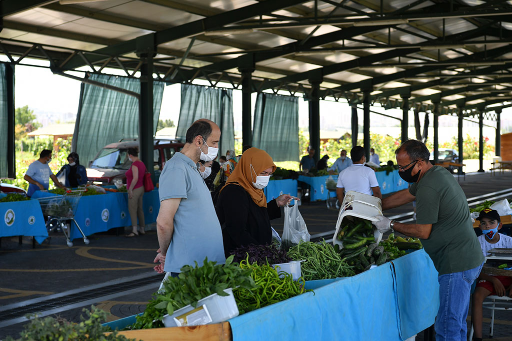 Doğal Ürünler Bahçesi ve Pazarı Kayserililerin İlgi Odağı Oldu