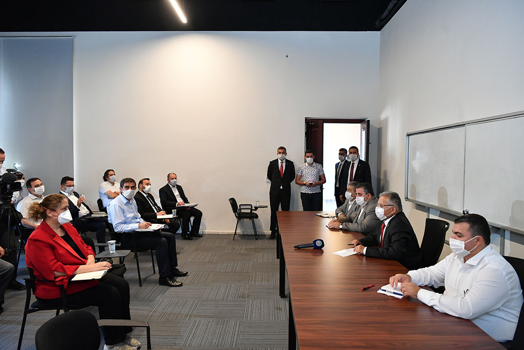 Başkan Büyükkılıç'tan 5 Saatlik Toplantı