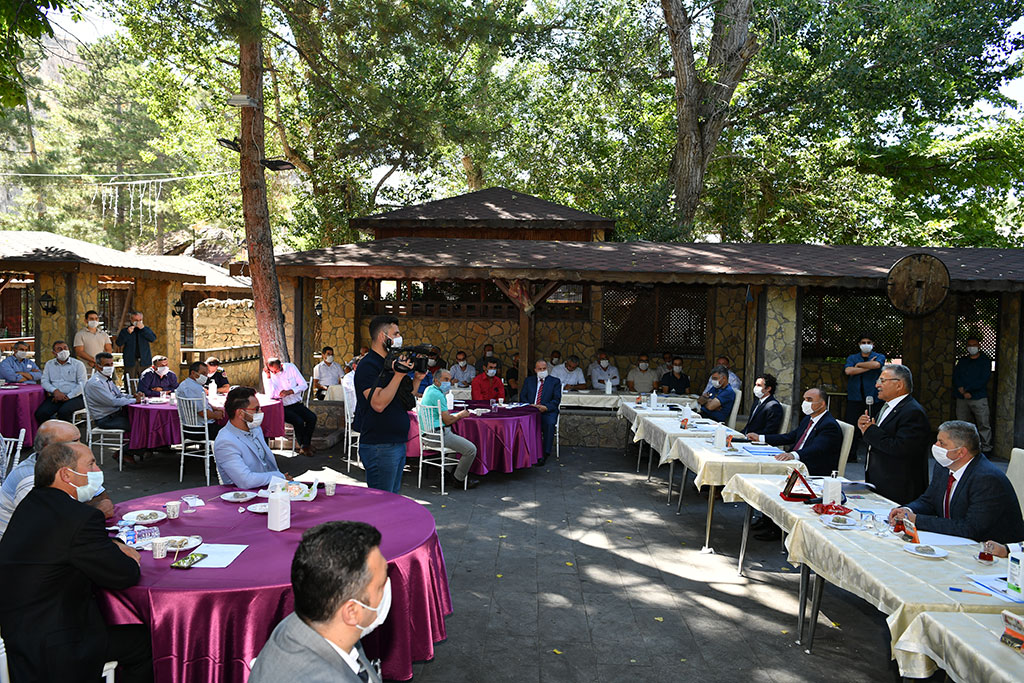 Vali Günaydın ve Başkan Büyükkılıç Bünyan Muhtarlarıyla Buluştu