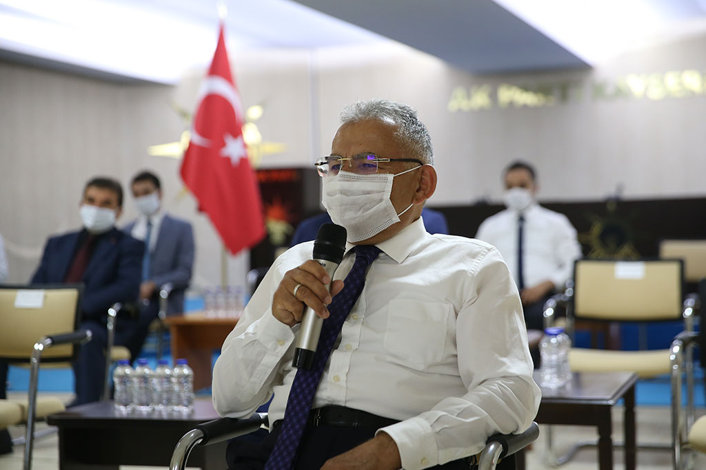 Başkan Büyükkılıç, AK Parti Teşkilatlarıyla Bayramlaştı