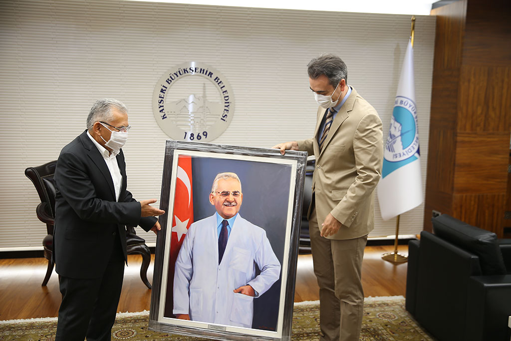Kayseri Tabipler Odası'ndan Başkan Büyükkılıç'a Anlamlı Hediye