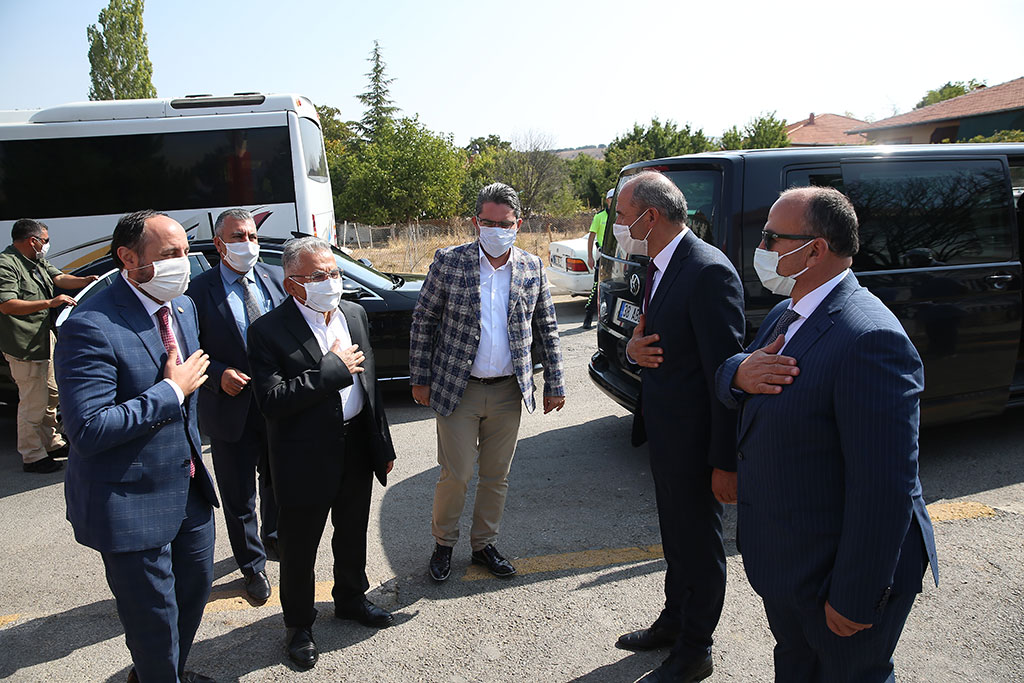 Başkan Büyükkılıç, AK Parti Felahiye İlçe Kongresi'ne Katıldı