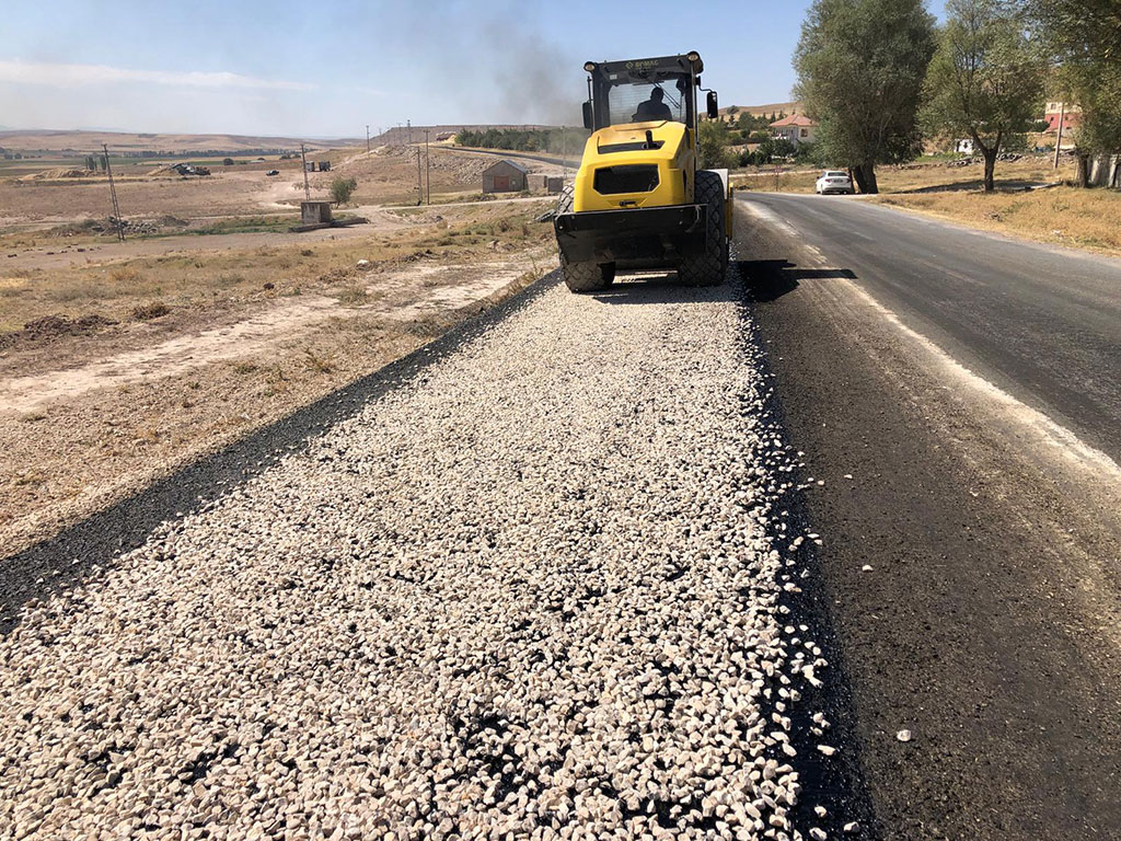 Büyükşehir'den İlçelere Destekler Sürüyor