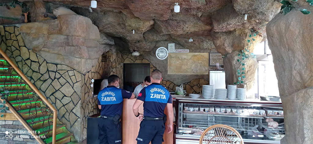 Büyükşehir Zabıta Ekipleri 