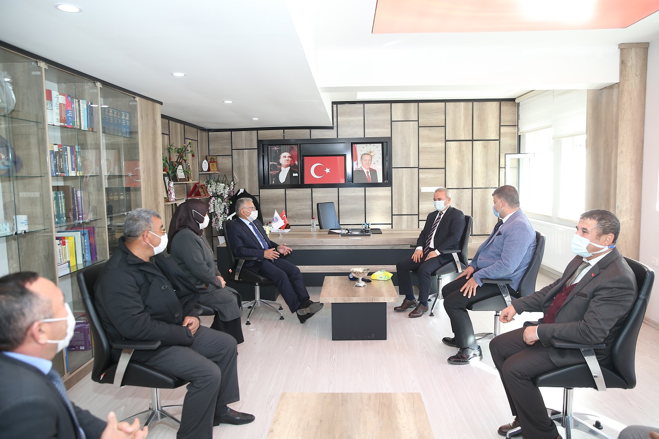 Başkan Büyükkılıç, Akkışla ve Sarıoğlan'ı Ziyaret Etti 