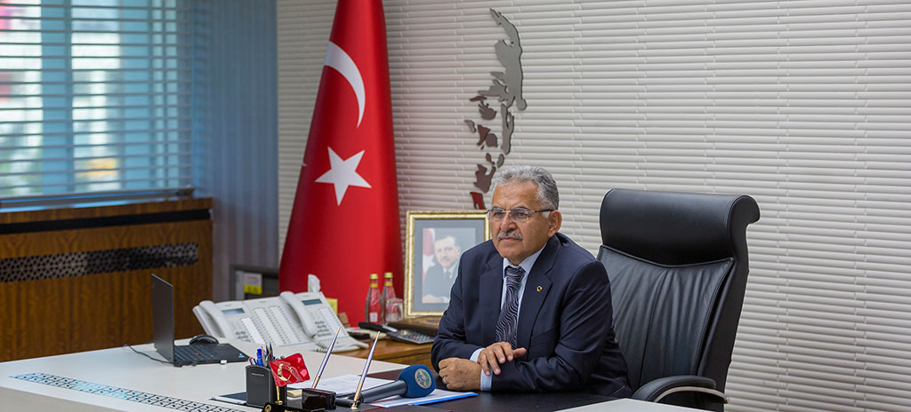 Kayseri Devlet Tiyatrosu Yeniden 'Perde' Diyor
