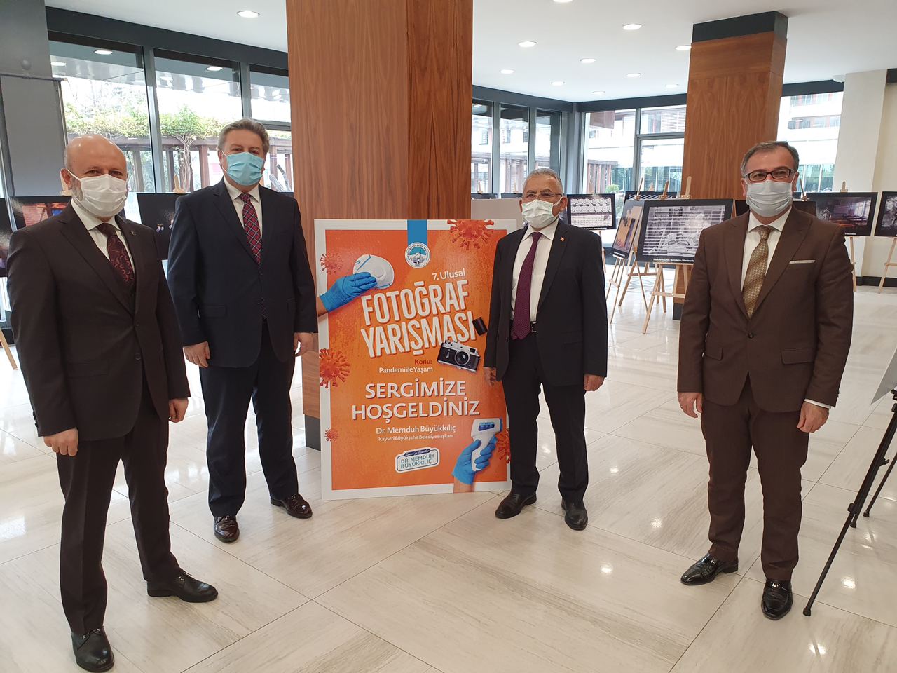 Başkanlar ‘Pandemi İle Yaşam’ Konulu Sergiyi Gezdi