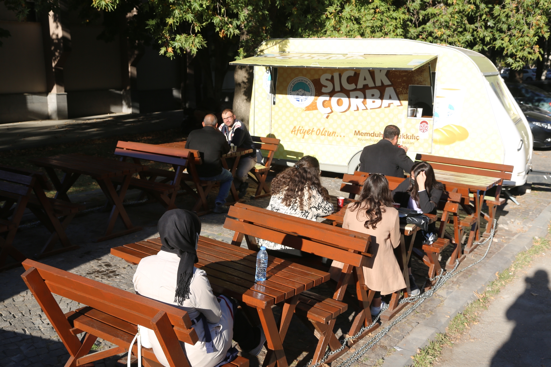 Büyükşehir'den Erciyes Üniversitesi'nde Sıcak Çorba Hizmeti