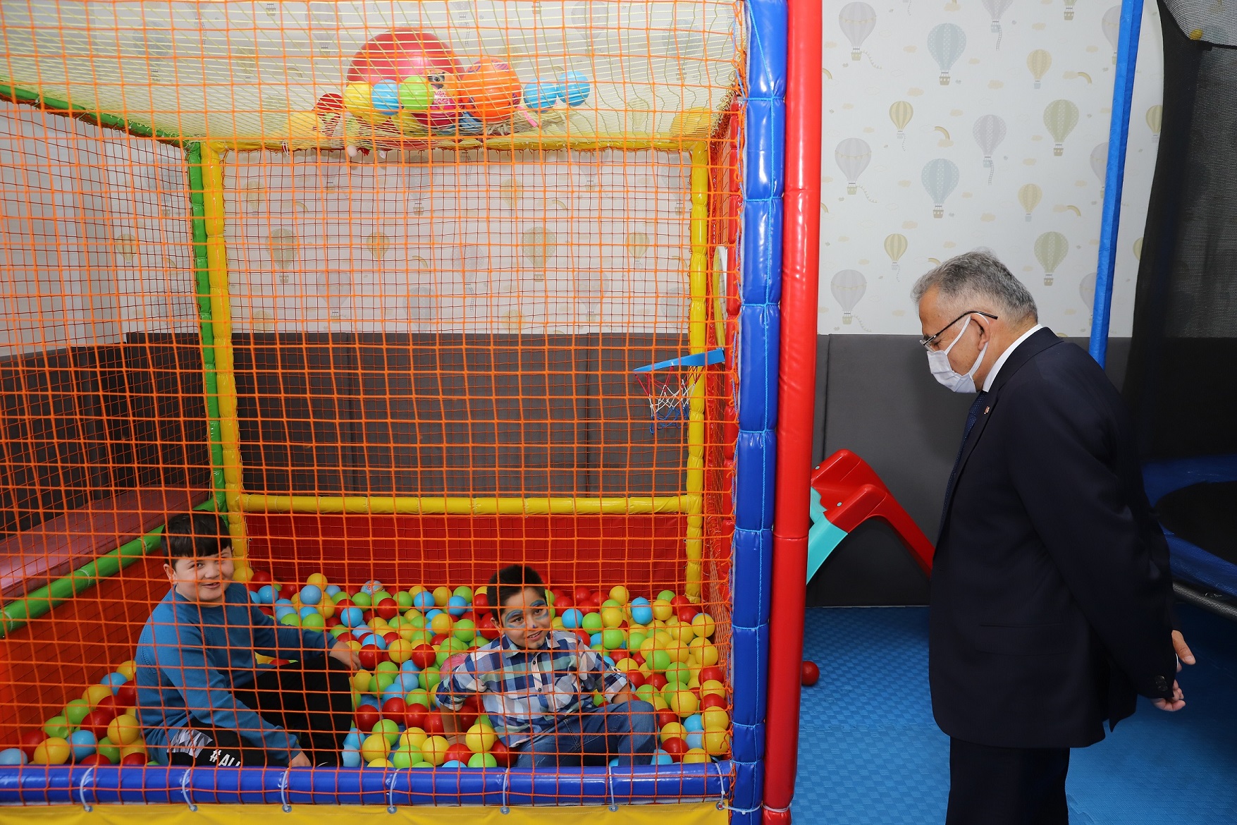 Büyükşehir’den Özel Çocuklara “Doğum Günü” Sürprizi