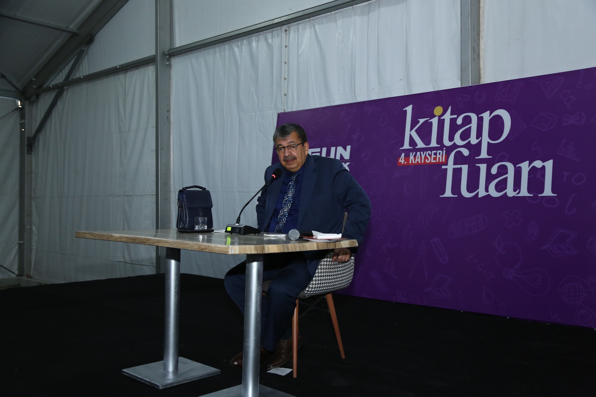 Kayseri 4. Kitap Fuarı’nda Ünlü Şair ve Yazarlar, Okurlarıyla Buluşuyor