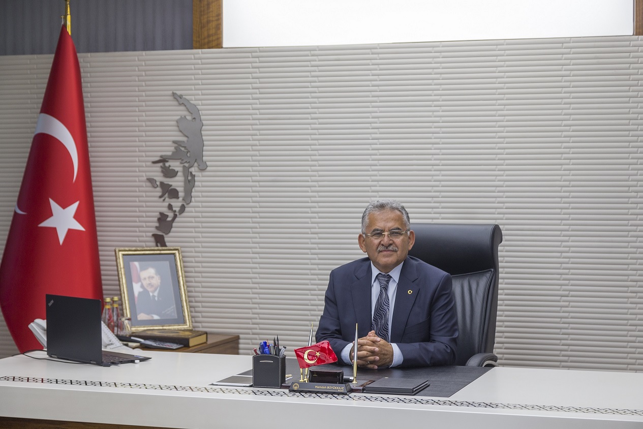 Büyükşehir’den Hem Üreticiye Hem de İhtiyaç Sahiplerine Destek