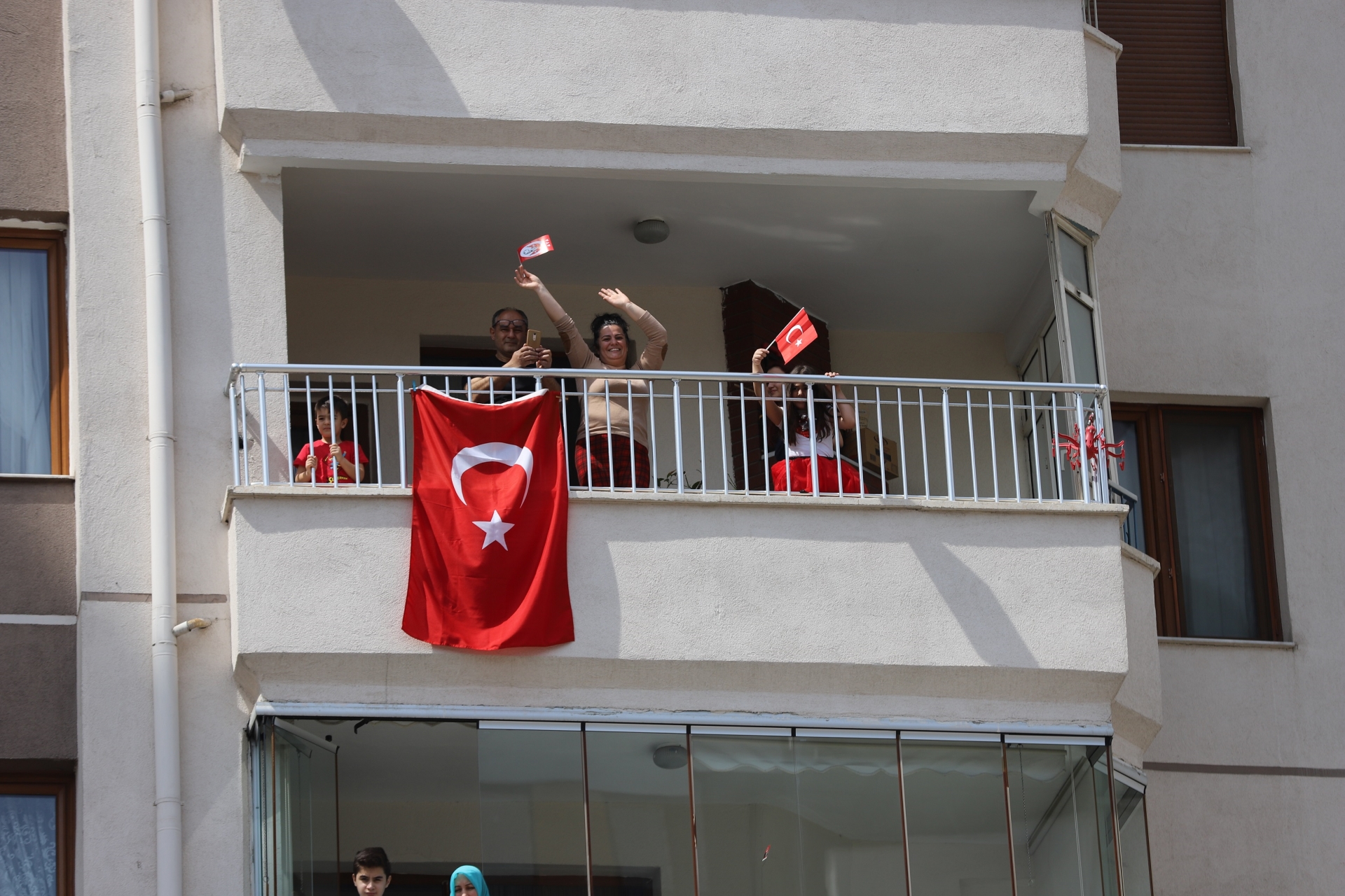 Büyükkılıç, 23 Nisan Kutlamalarını Çocukların Ayaklarına Götürdü