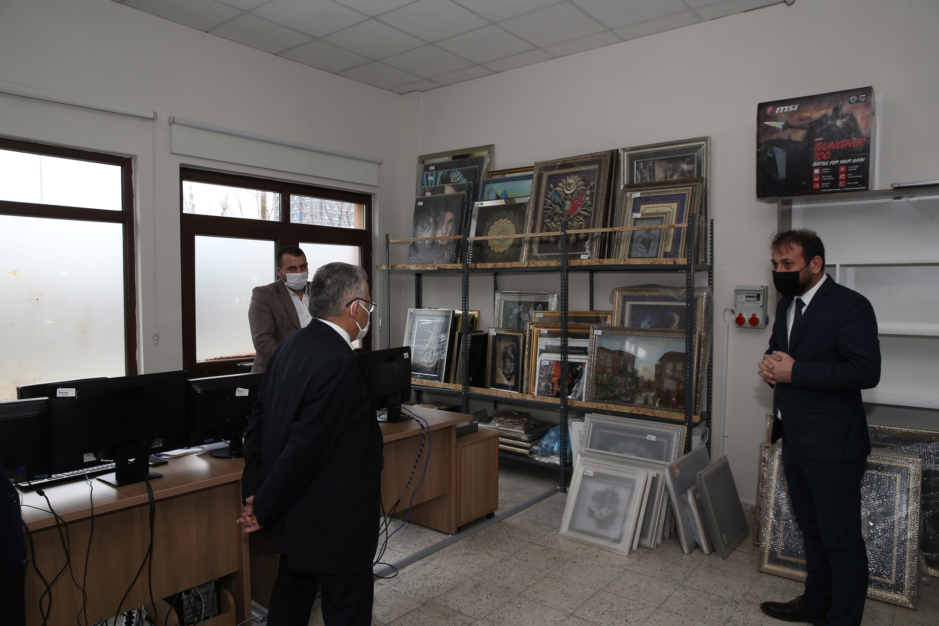 Büyükkılıç, El Emeği Göz Nuru Ürünlerin Yer Aldığı e-38'i Yerinde İnceledi