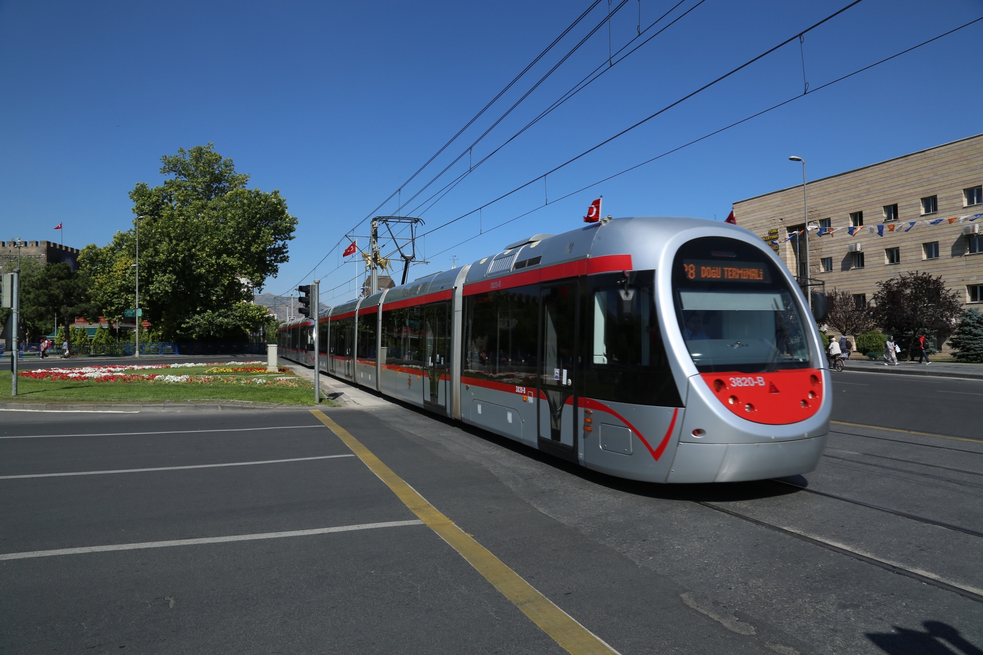 Büyükşehir'in Ekipleri Tam Kapanmada Sahada