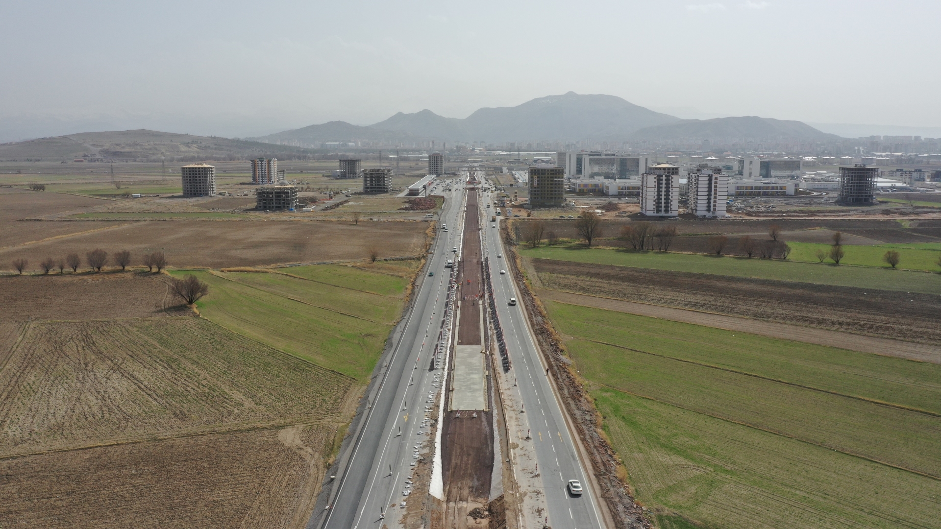 7 Kilometrelik Demir Ağında Hummalı Çalışma