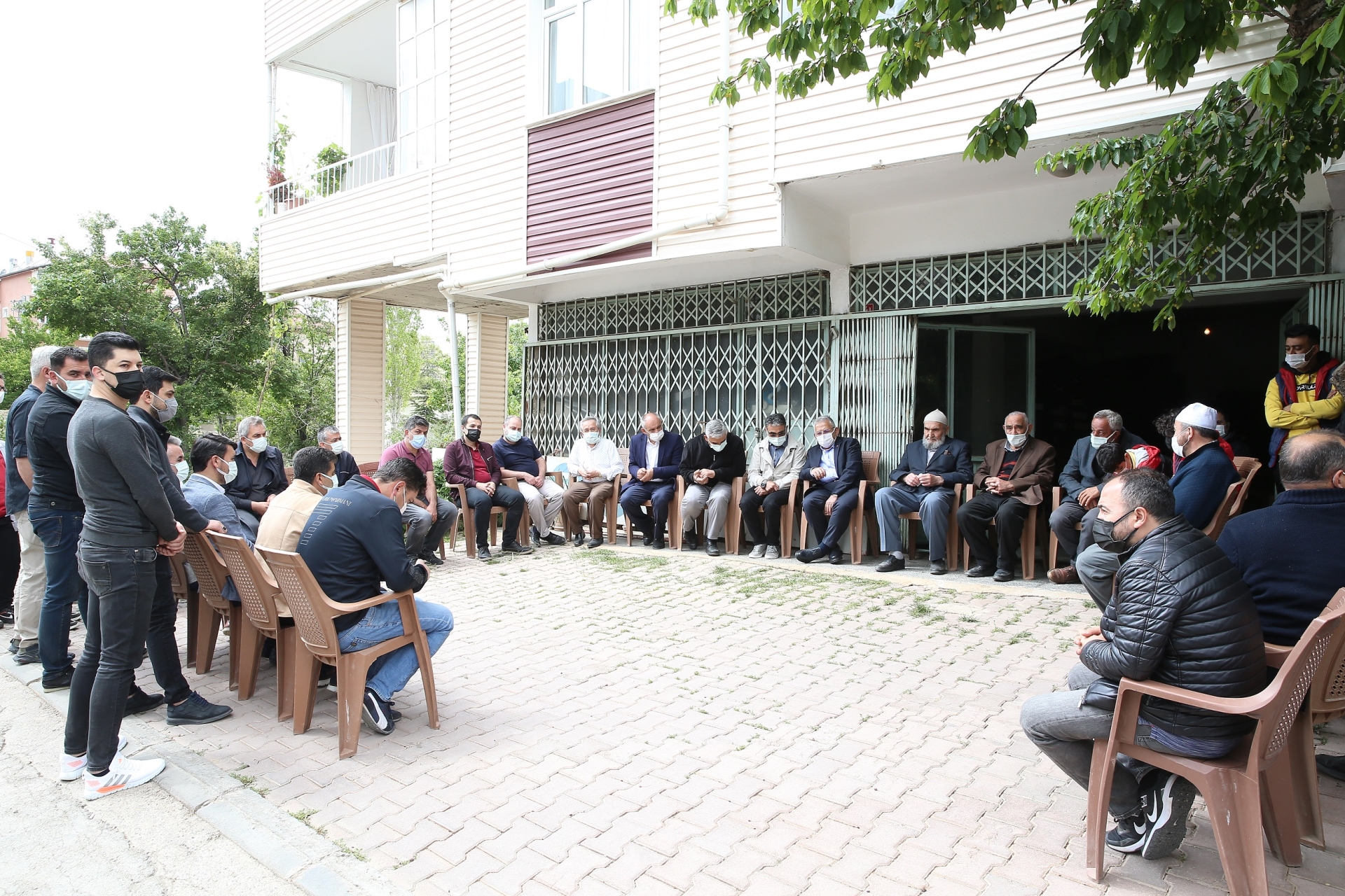 Başkan Büyükkılıç’tan, Öğretmen Kızları Öldürülen Acılı Aileye Taziye Ziyareti
