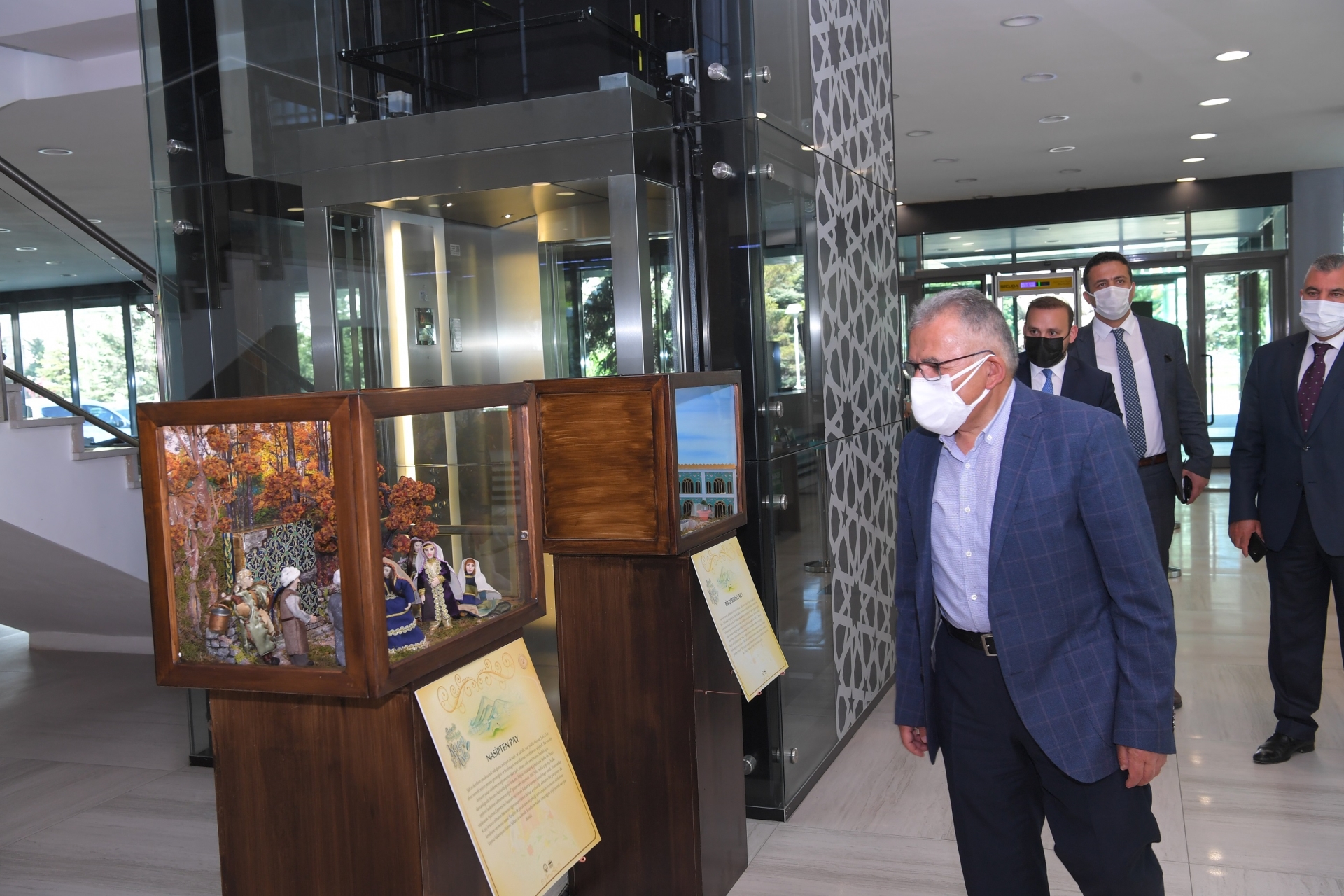 Kerem ile Aslı Sergisi, Büyükşehir’de