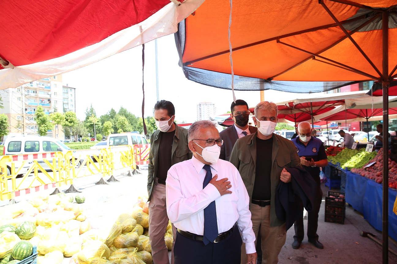Başkan Büyükkılıç, Belsin Semt Pazarı’nda Esnaf ve Vatandaşları Dinledi