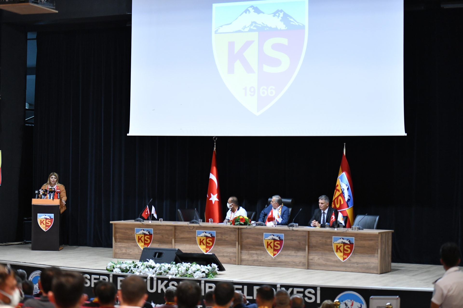 Başkan Büyükkılıç, Kayserispor Olağan Genel Kurulu'na Katıldı