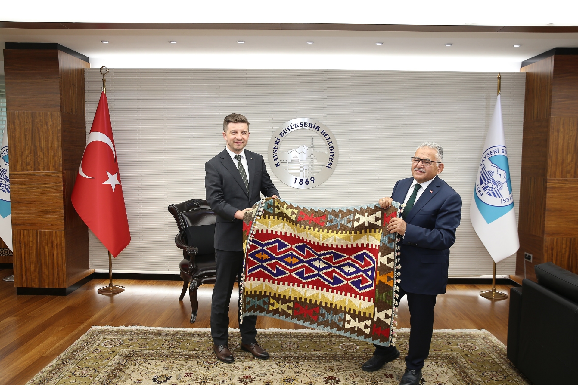 Bosnalı Büyükelçi'den Büyükkılıç'a: “Sizin Hatırınız Biz de 4 Bin Yıl”