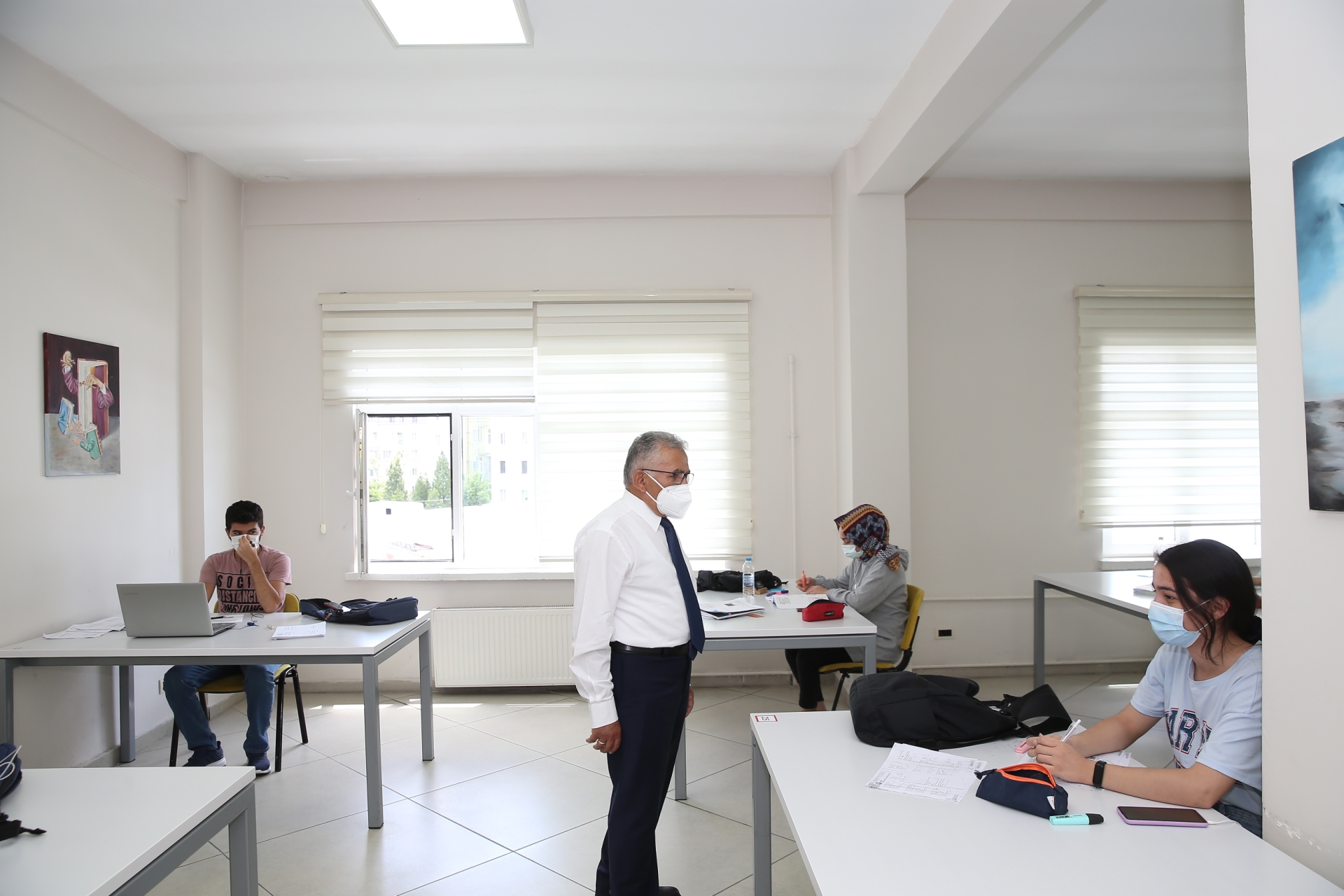 Büyükkılıç, Sezai Karakoç Kütüphanesi'nde