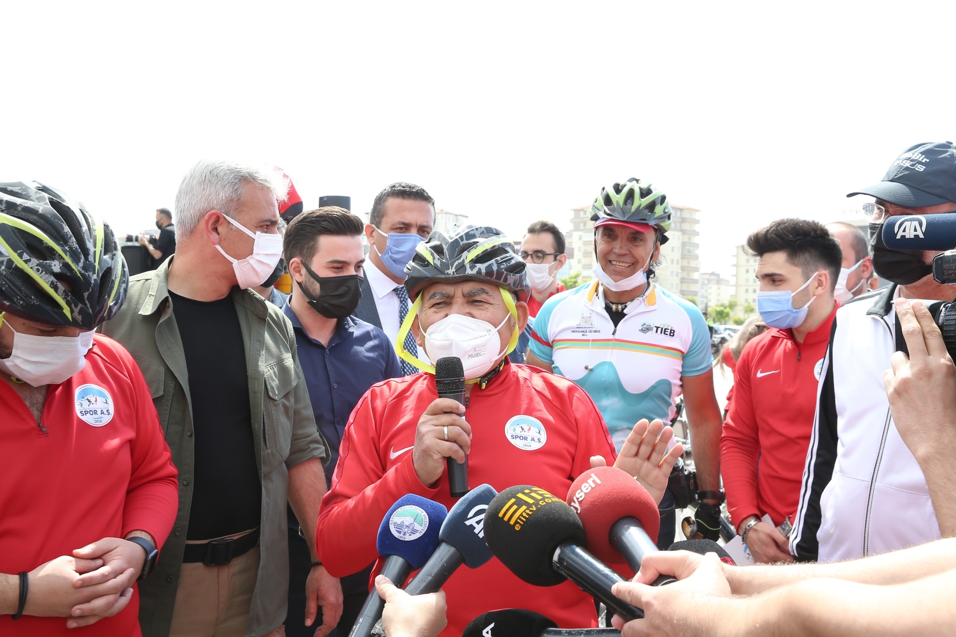 Büyükkılıç ve Başkanlar, 5 Kilometre Pedalladı