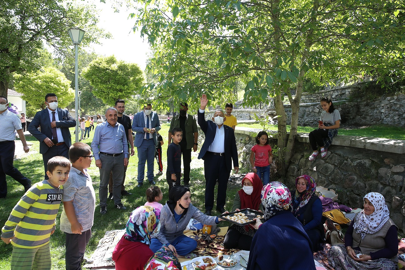 Başkan Büyükkılıç, Vatandaş ile Kucaklaştı