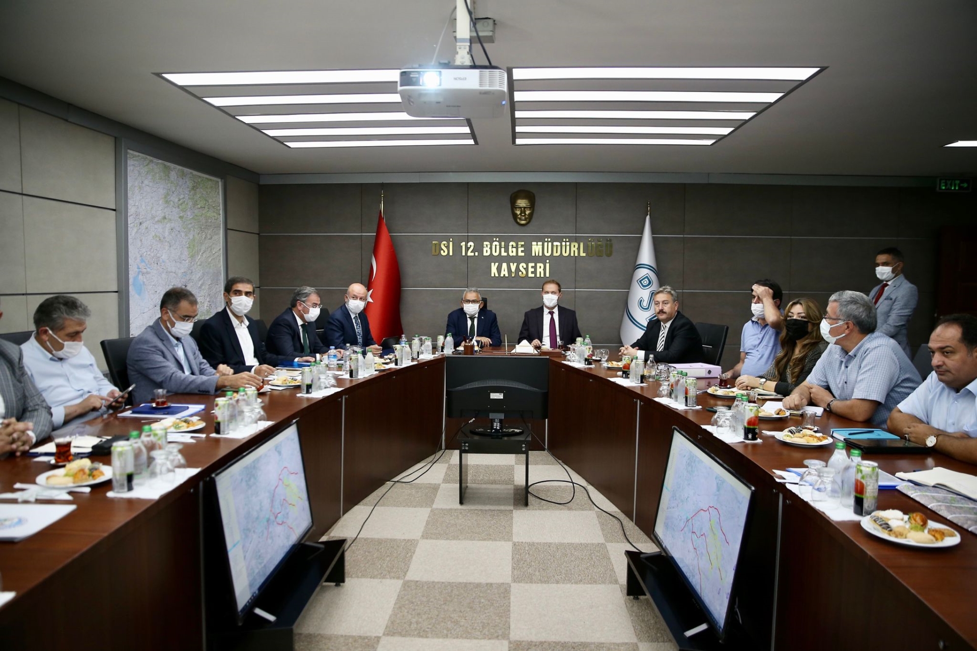 Büyükkılıç’tan Başkanlarla “Taşkın Kanal” Zirvesi