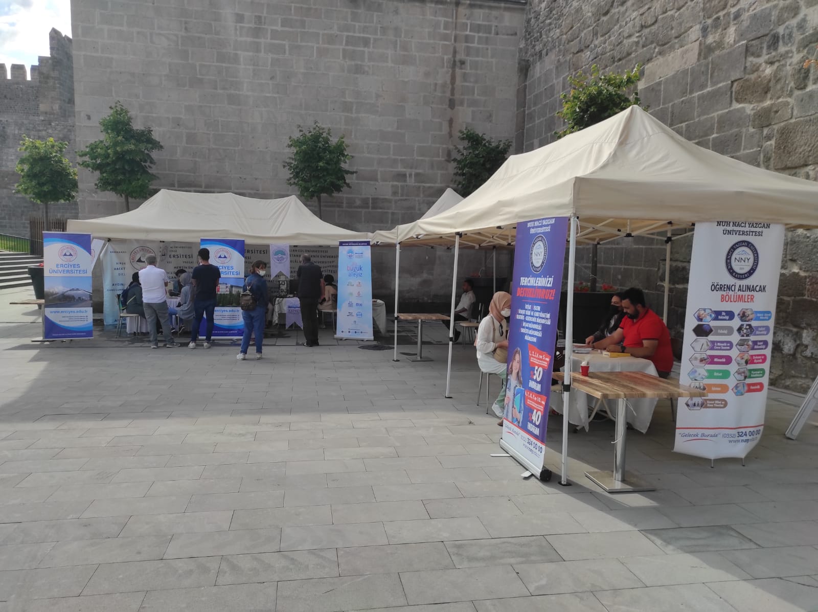 Büyükşehir’den Bin 100 Öğrenciye Tercih Desteği