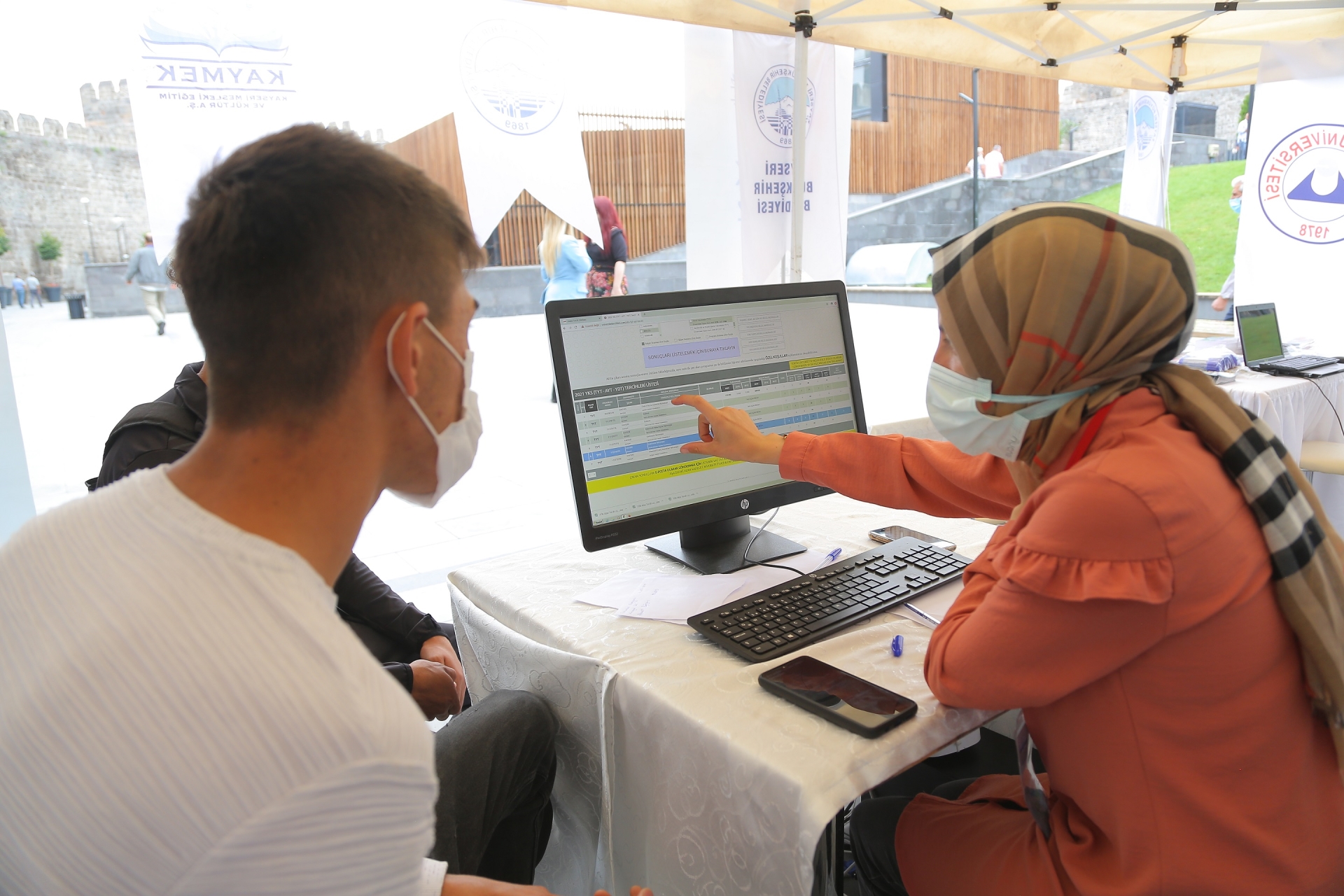 Büyükşehir’den Üniversite Adaylarına YKS Desteği