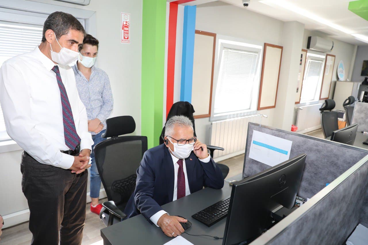 Başkan Büyükkılıç, KASKİ 185 Çağrı Merkezi’nde Talepleri Dinledi