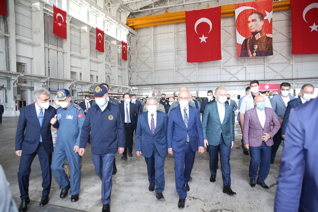 Büyükkılıç, Afganistan Tahliyesi Uçuş Ekiplerini Bakanlarla Birlikte Karşıladı