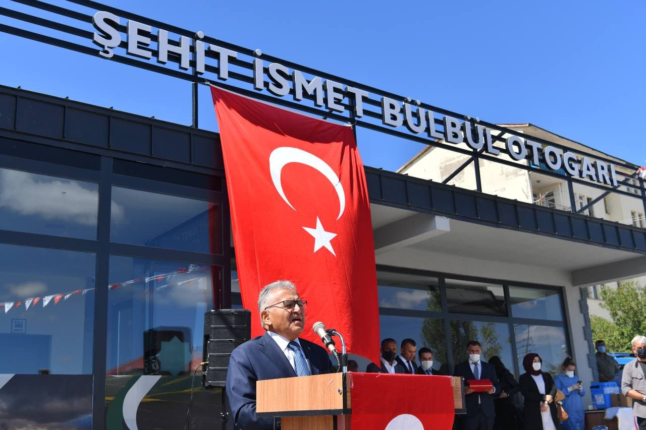 Büyükkılıç, Sarız’da Şehit İsmet Bülbül Otogarı Açılışına Katıldı