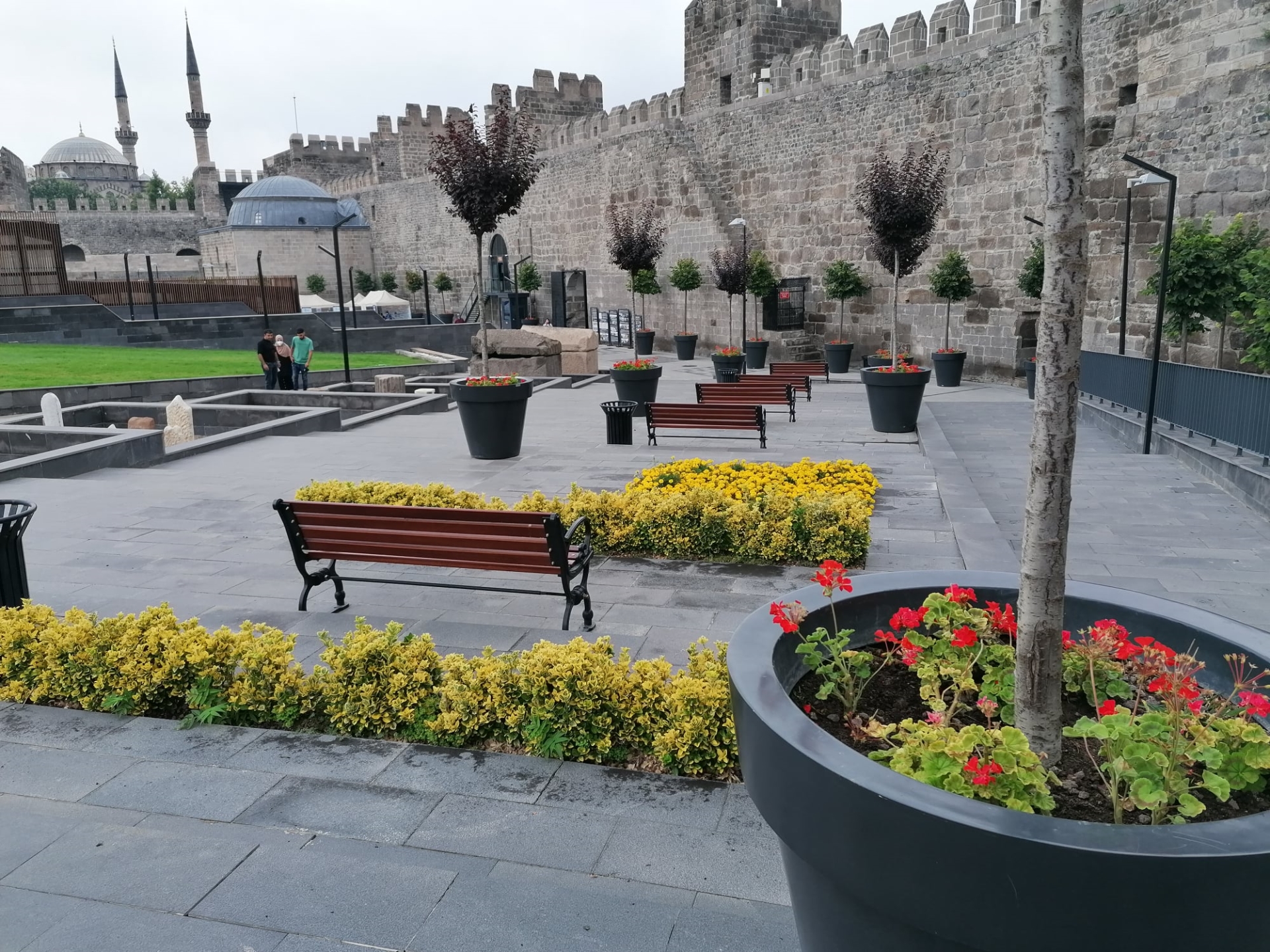 Büyükşehir, Eylül’ü Rengârenk Çiçeklerle Karşıladı