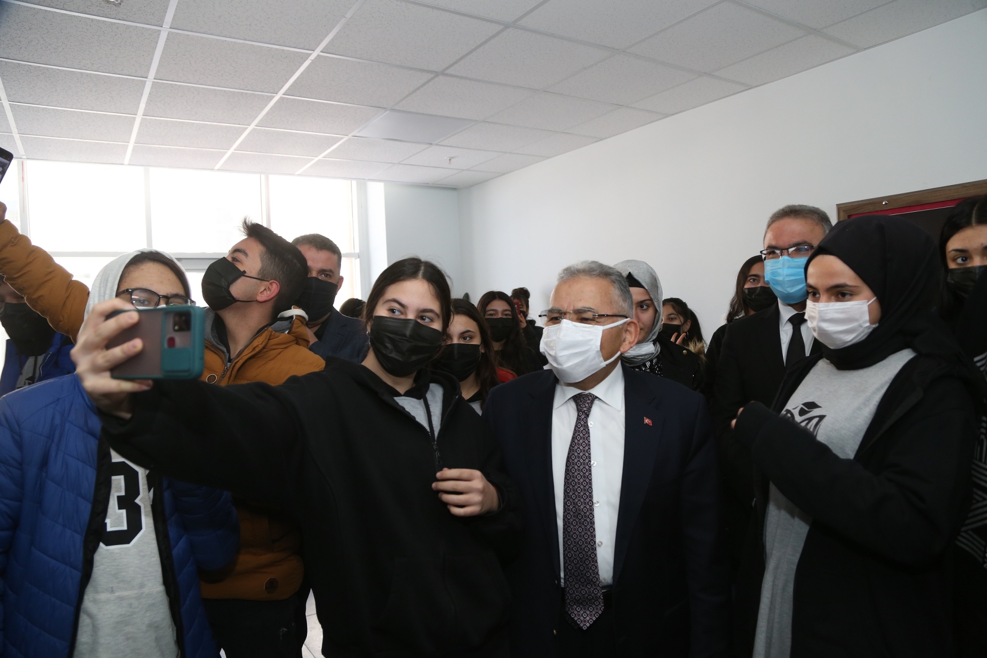 Başkan Büyükkılıç, Liseli Gençlerle Tecrübelerini Paylaştı