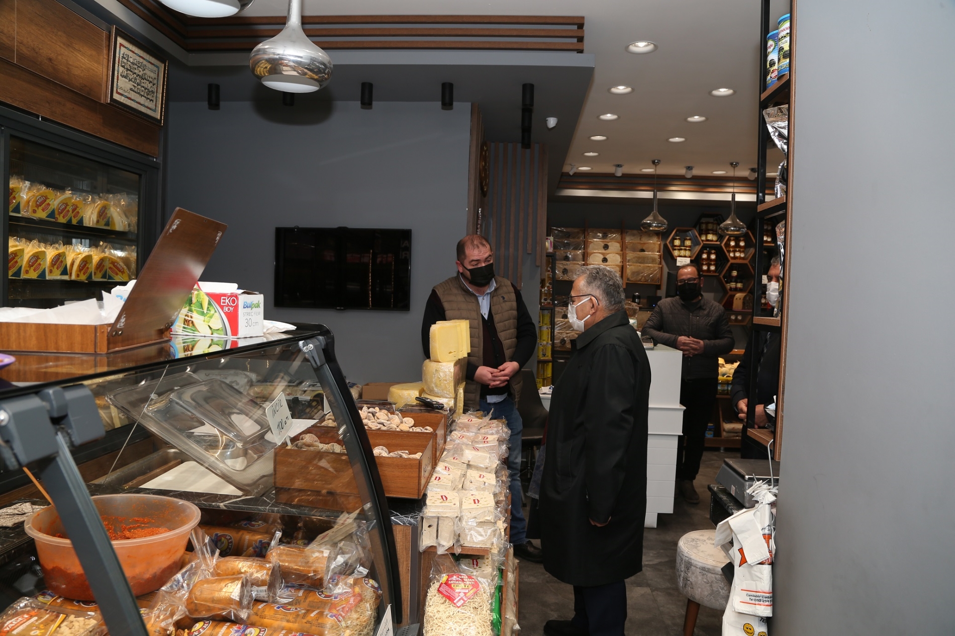 Başkan Büyükkılıç’tan Camii Kebir ve Kapalı Çarşı Esnafına Ziyaret
