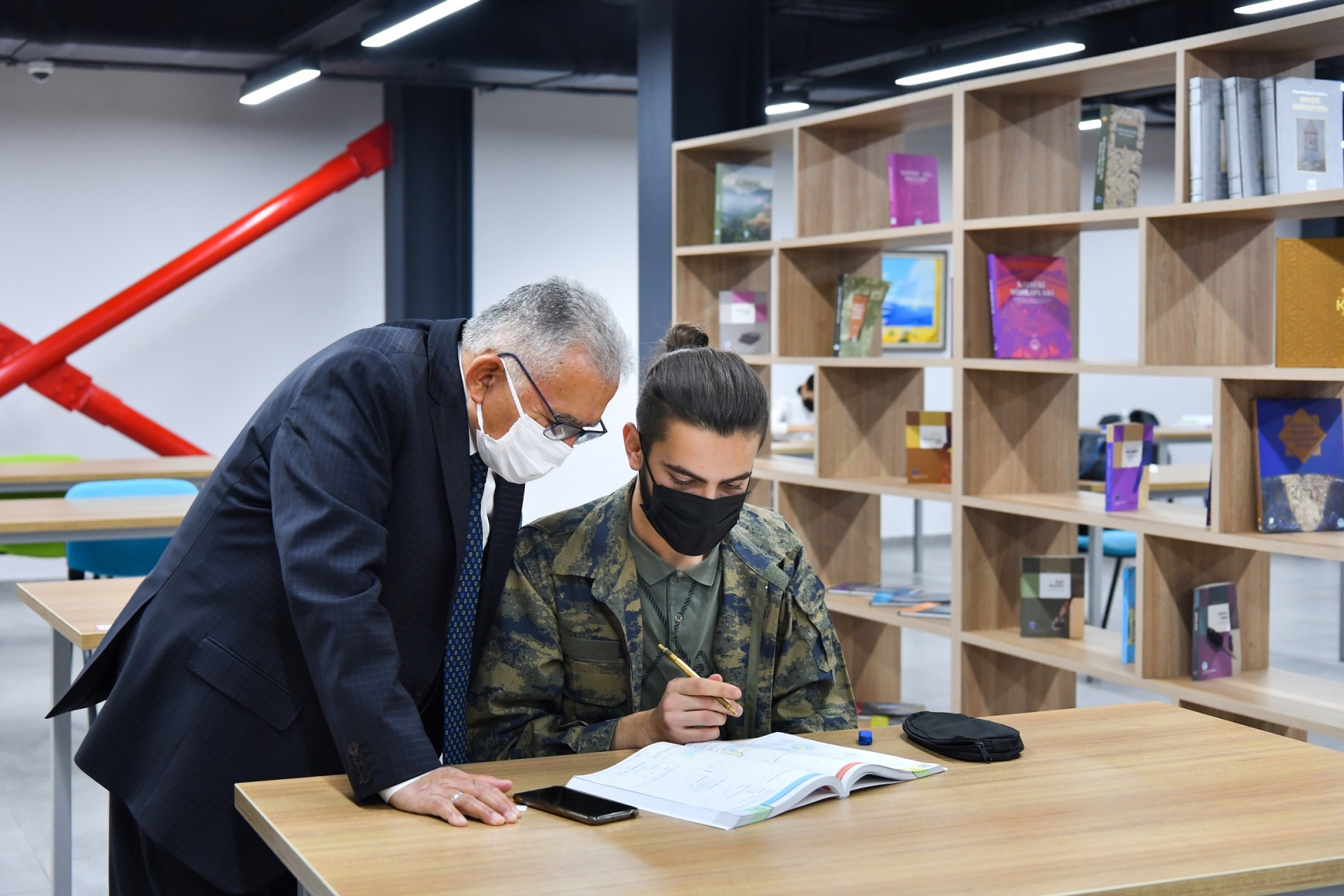 Büyükkılıç’tan Merkez Kütüphane’de “Saat Düzenlemesi” Talimatı