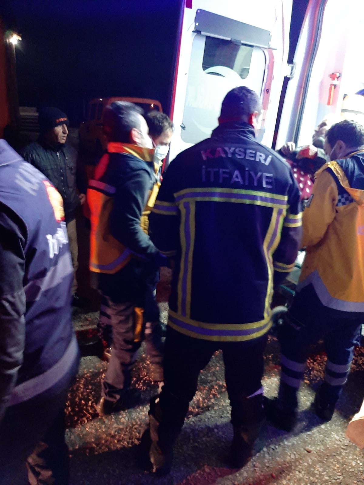 Büyükşehir İtfaiyesi, Deprem Bölgesinde Yardıma Koştu