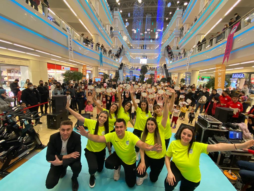 Büyükşehir Spor A.Ş. AVM Tanıtım Günlerinde Miniklerle Buluşuyor