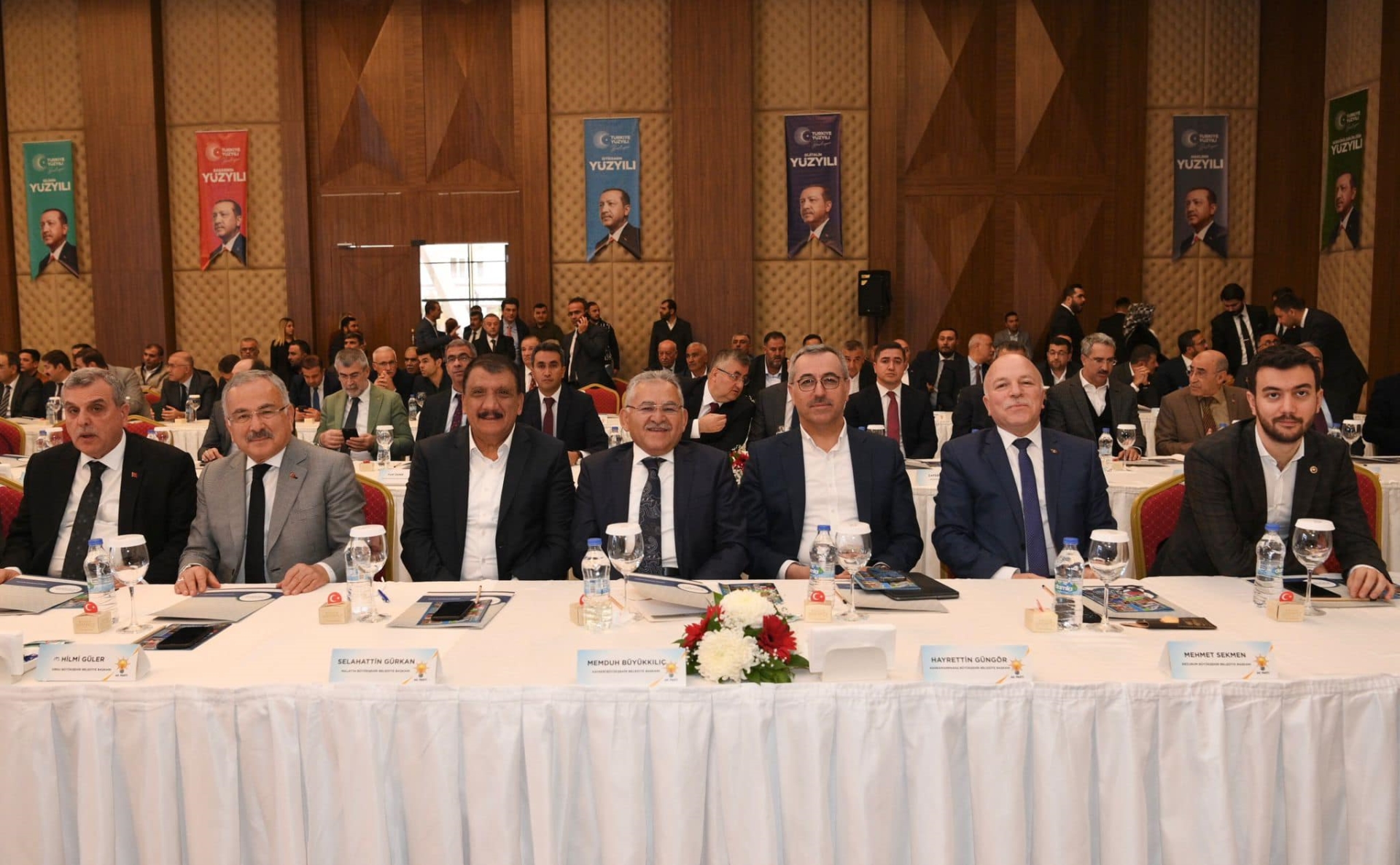 Başkan Büyükkılıç, Gaziantep'te AK Parti Yerel Yönetimler Başkanlığı İstişare Toplantısı'na Katıldı