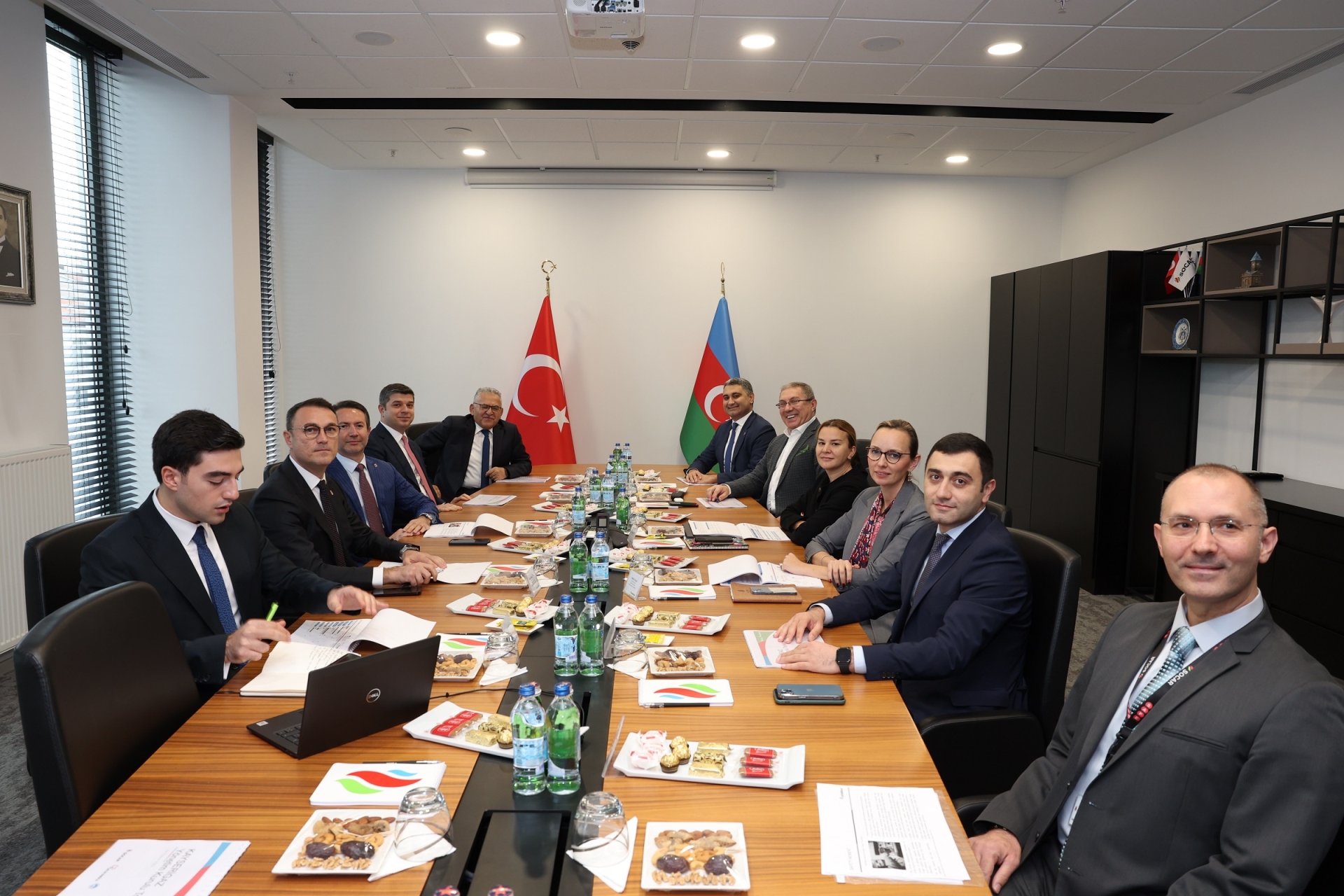 Büyükkılıç, Kayserigaz Yönetim Kurulu Toplantısı’na Katıldı