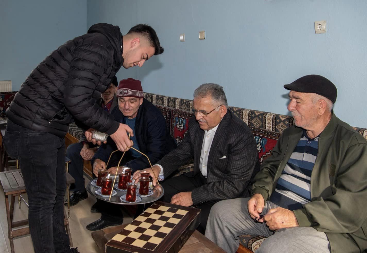 Büyükkılıç'tan Mimarsinan'da Çay Eşliğinde 