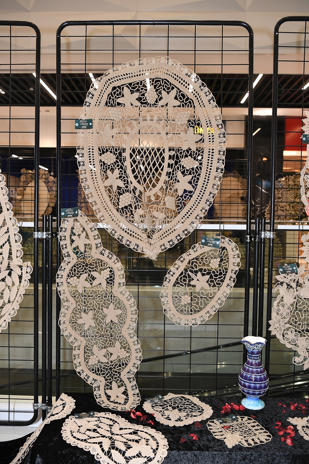 KAYMEK Dantel Anglez El Sanatları Sergisi’ne Yoğun İlgi