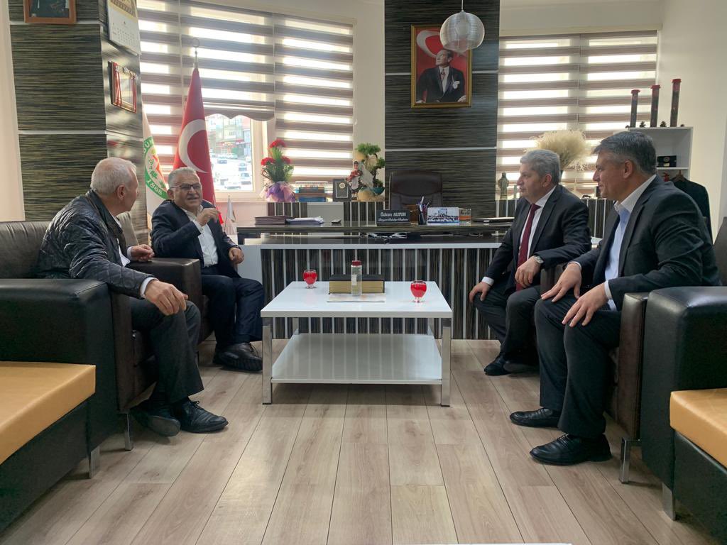 Başkan Büyükkılıç, Bünyan’da Büyükşehir’in Çalışmalarını Denetledi, Esnafla Buluştu