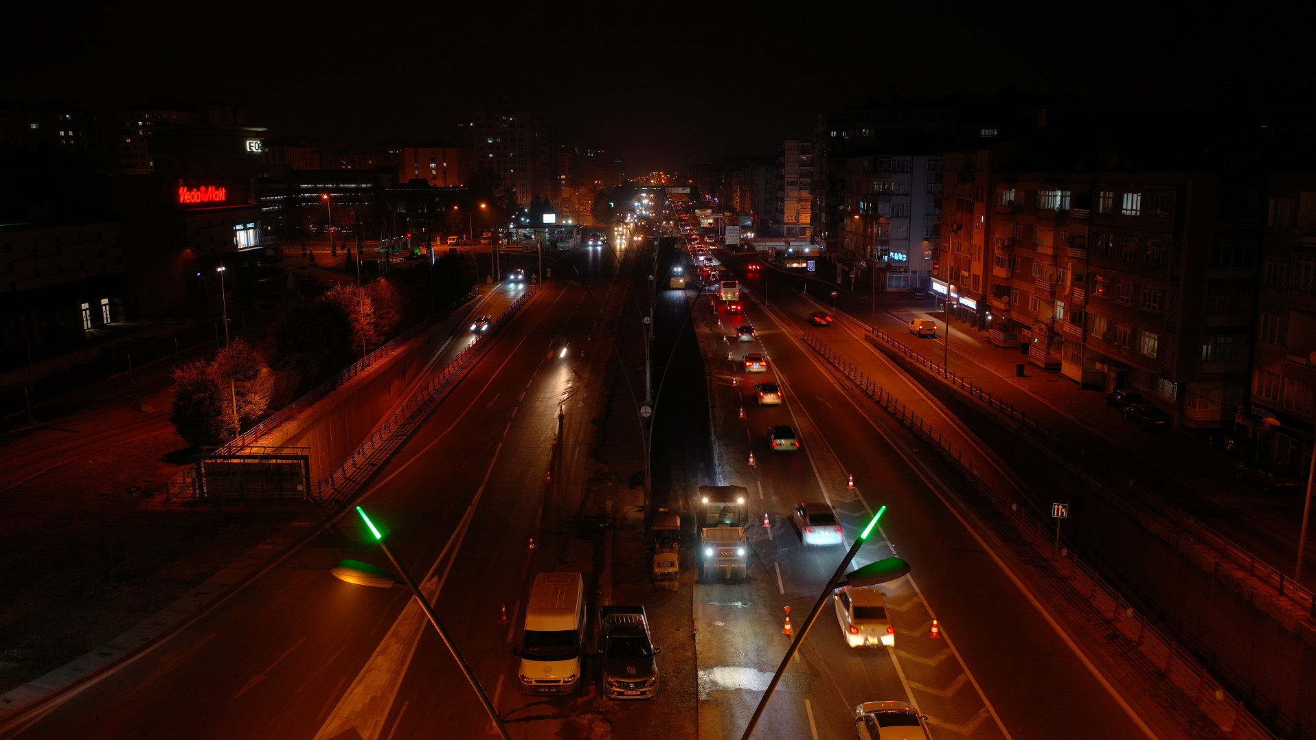 Büyükşehir, Ana Arterdeki Yol Genişletme ve Şerit Düzenleme Çalışmalarını Tamamladı