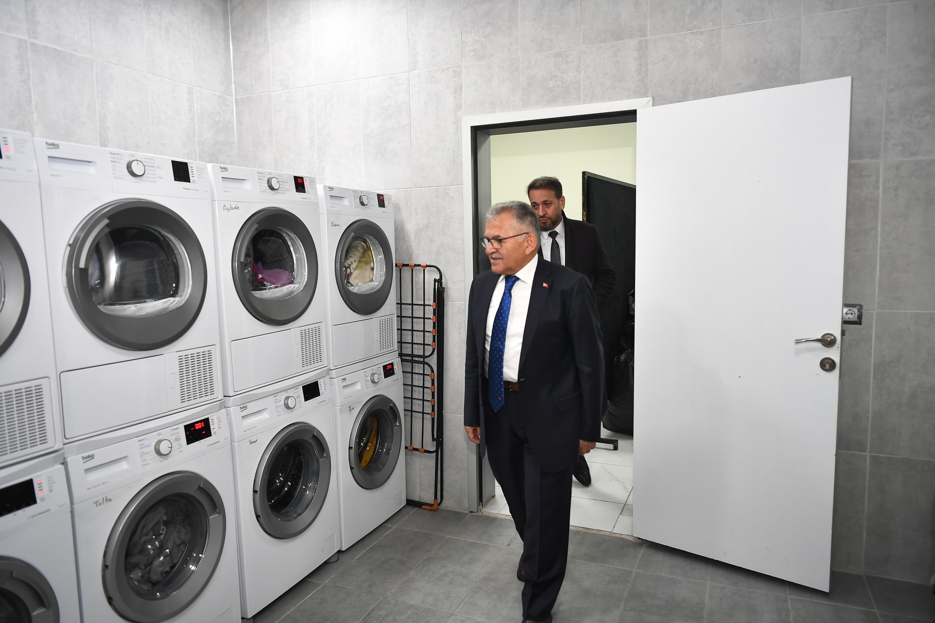 Büyükşehir’in Çamaşır Yıkama Merkezi Öğrenciler Tarafından Takdir Topluyor