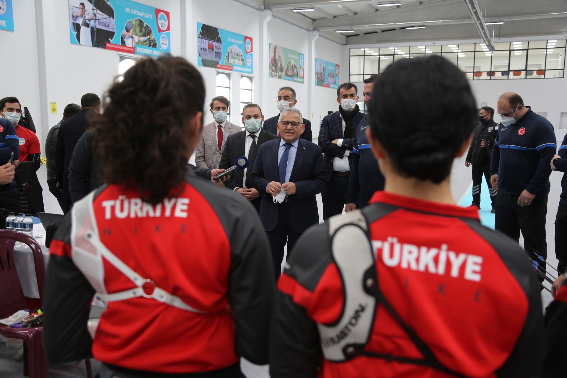 Başkan Büyükkılıç, Kayseri’de Kamp Yapan Okçuluk Milli Takımı’nı Ziyaret Etti