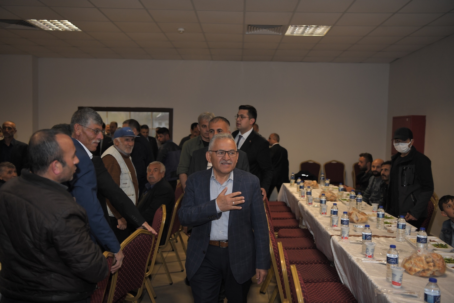 Başkan Büyükkılıç, İftar Sofrasının Bereketini Sarız’da Yaşadı