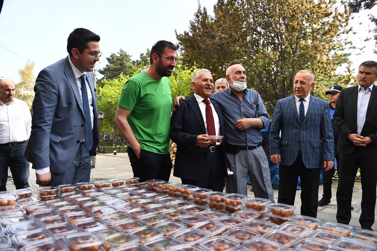 Başkan Büyükkılıç, Ramazan’da da Esnaf Ziyaretlerini Sürdürüyor