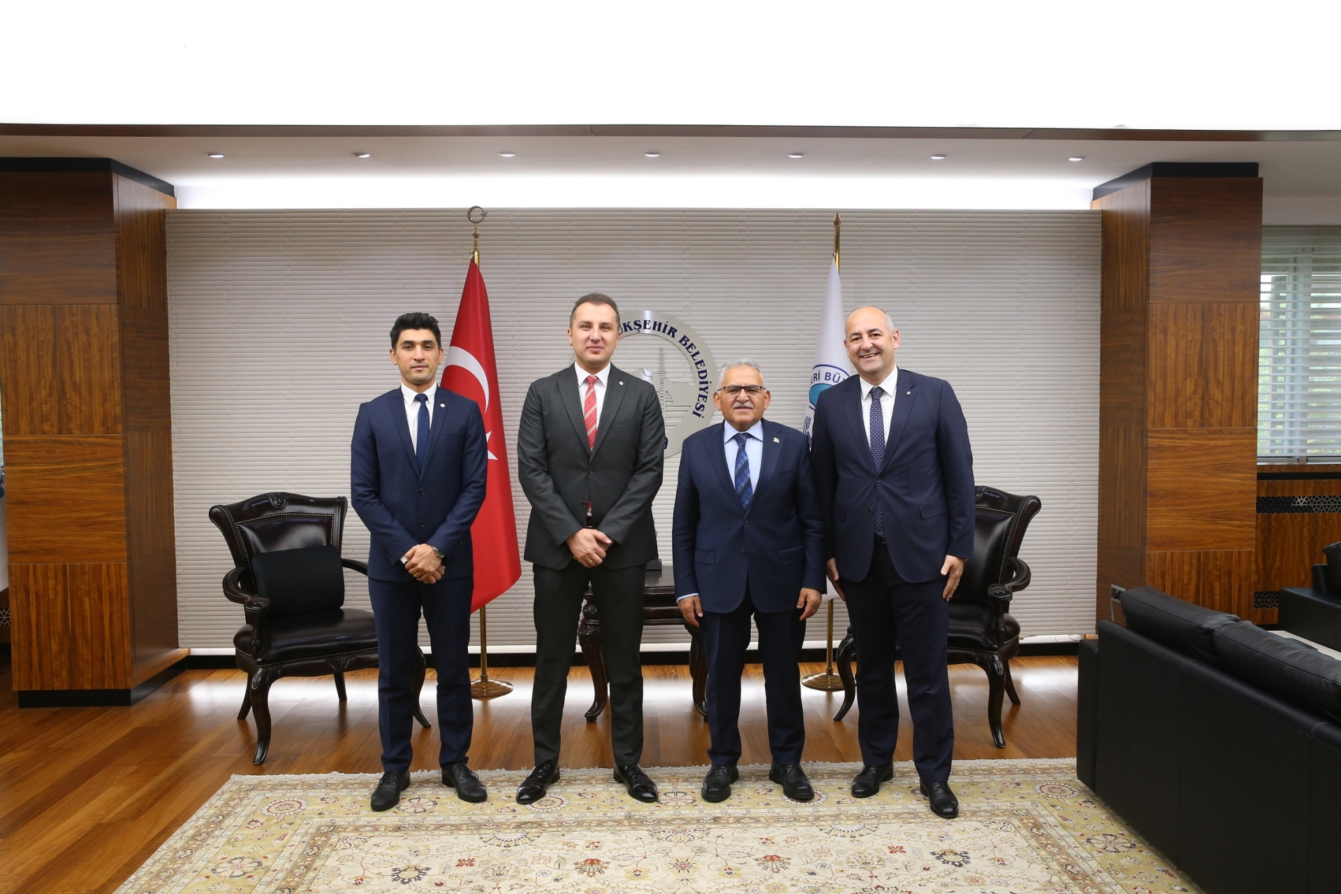 Başkan Büyükkılıç’a İstişare Ziyaretleri Sürüyor